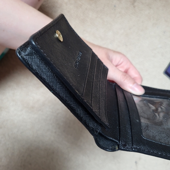 Michael Kors Black Wallet! - Picture 5 of 10